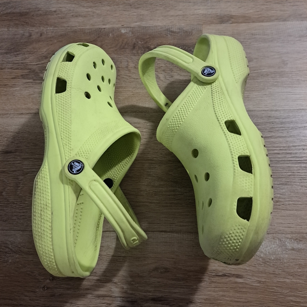 CROCS Men's Lime Green Sports Mode Shoes Size 12 - Picture 4 of 10